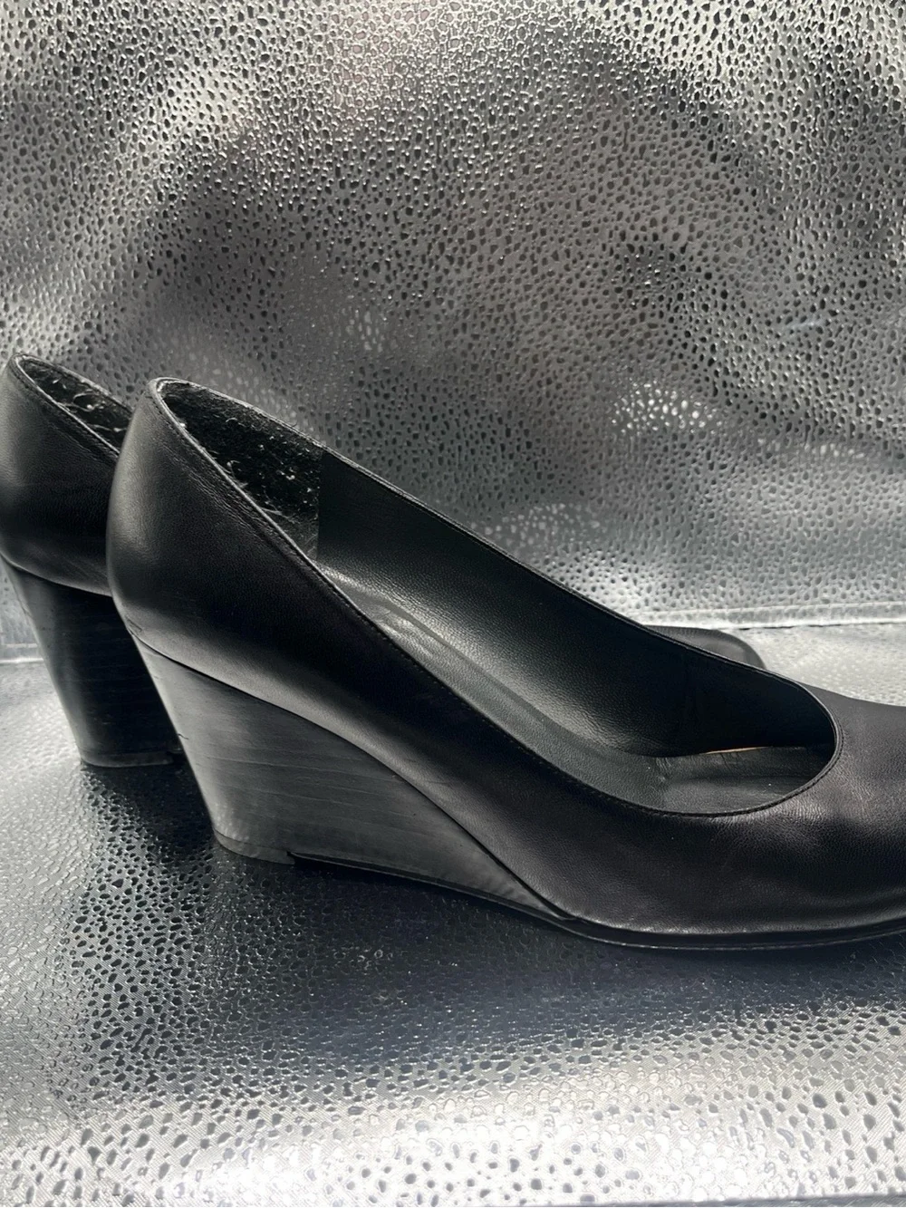 Stuart Weitzman Black Leather Round-Toe Pumps